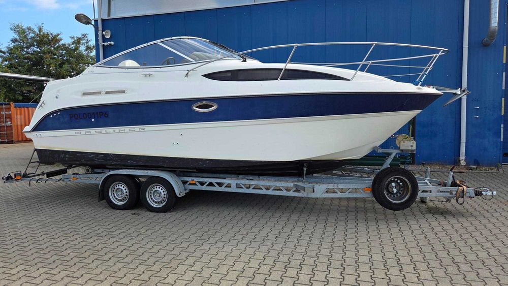 Bayliner 245 Cruiser z przyczepą