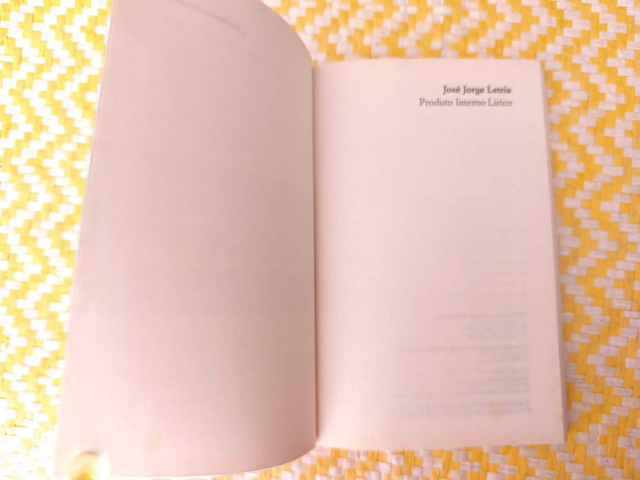 José Jorge Letria 
Coração sem abrigo / Produto Interno Lírico