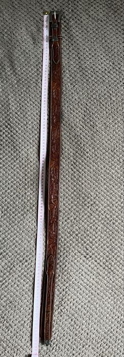 Вінтажний шкіряний ремень серебряную пряжкою.