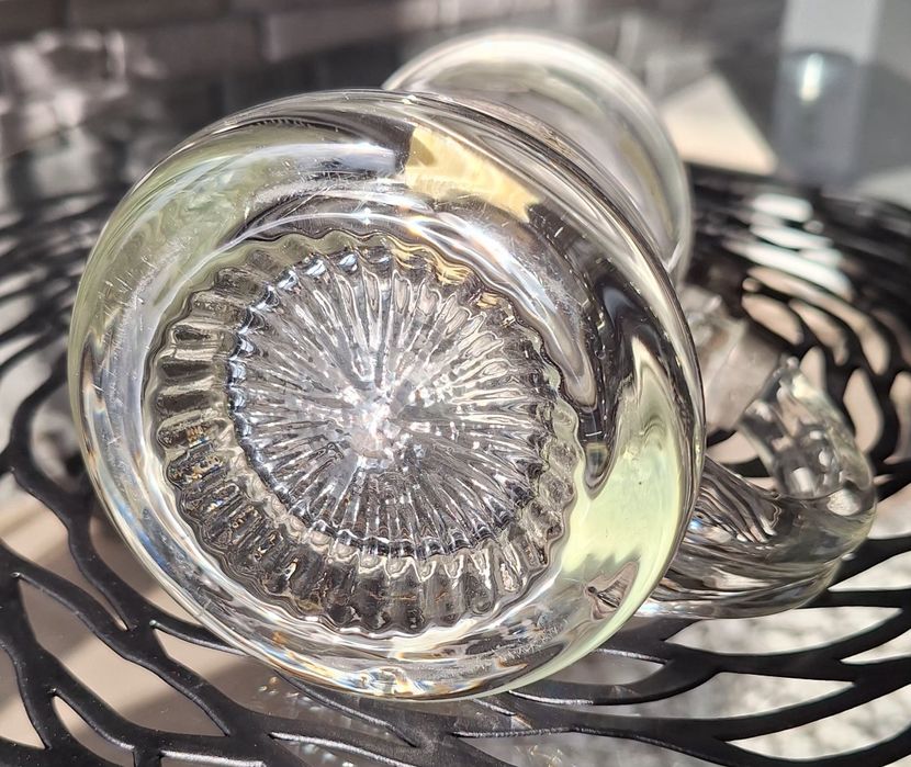 2. Kufel, sygnowany, dmuchany ustami.