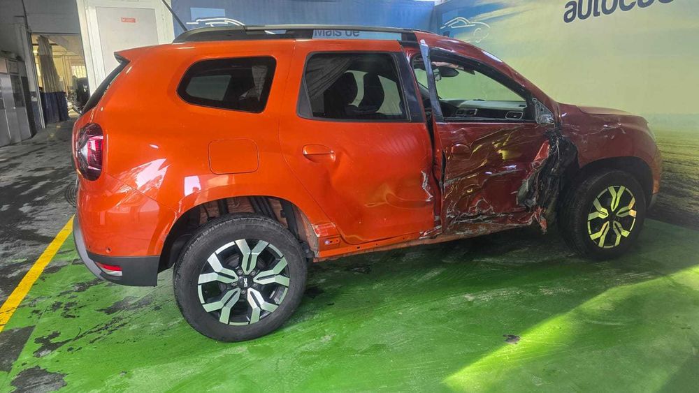 Dacia Duster 1.0 TCe Bi-Fuel  -  Salvado