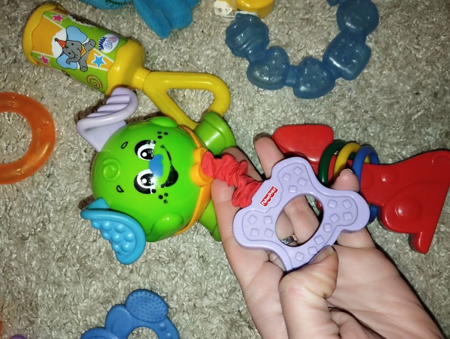 Лот фірмених іграшок