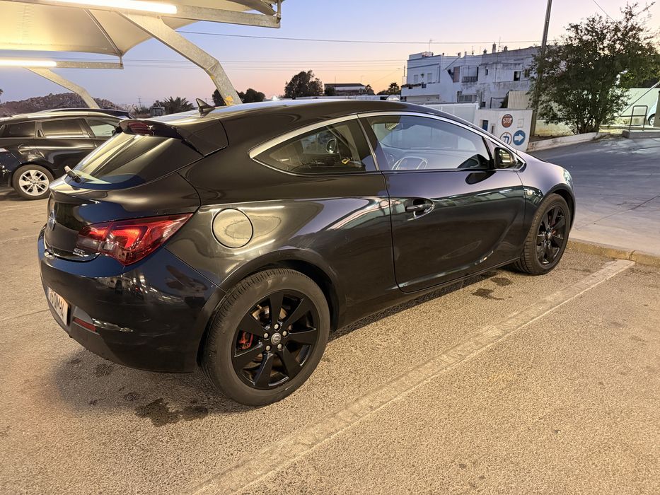 Opel Astra GTC J 1.6 CDTI 136cv | Full Extras | 134.000 km