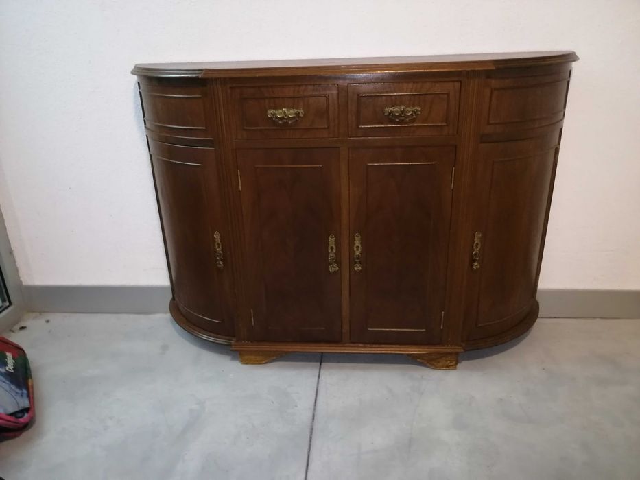 aparador em madeira (1)