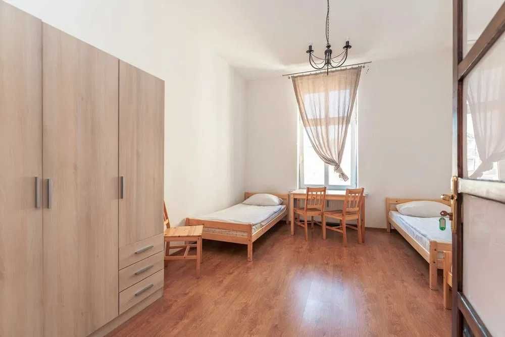 Метро Оболонь - 5 минут пешком Хостел 450 грн. неделя проживания