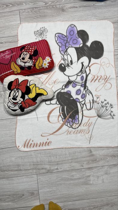 Zestaw maskotki, poduszki, kocyk  Myszka Minie