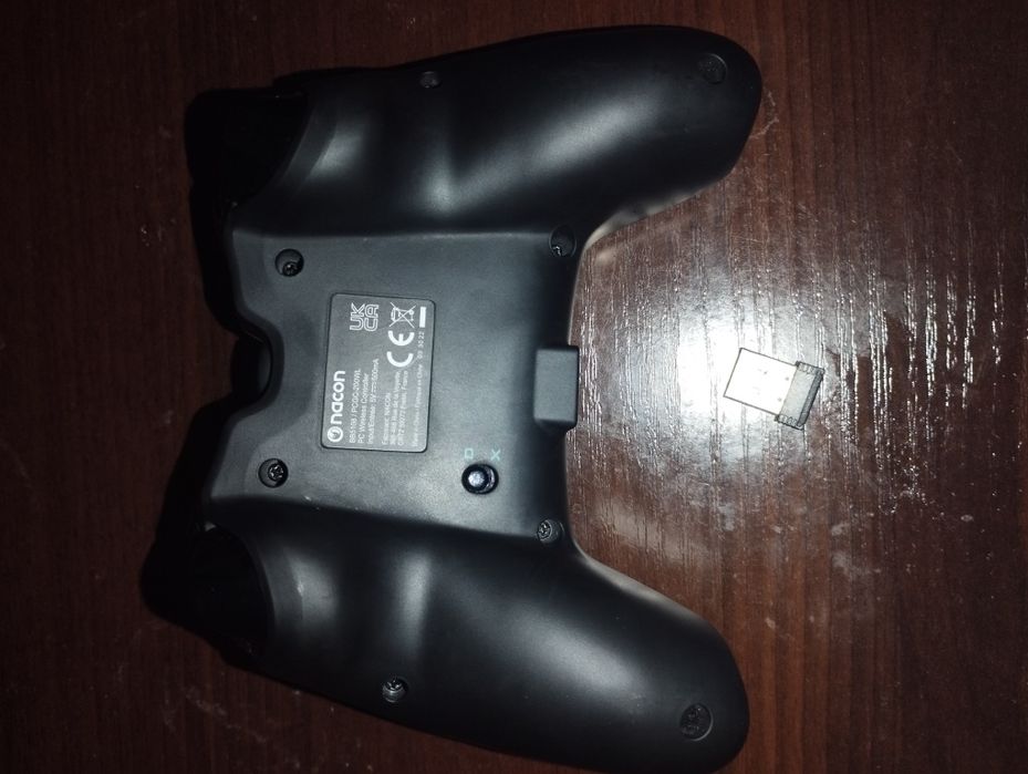 Продам ігровий джойстик NACON