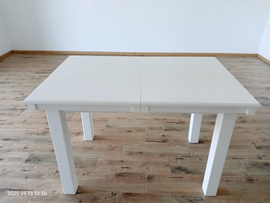 Стіл кухонний, розкладний білого кольору