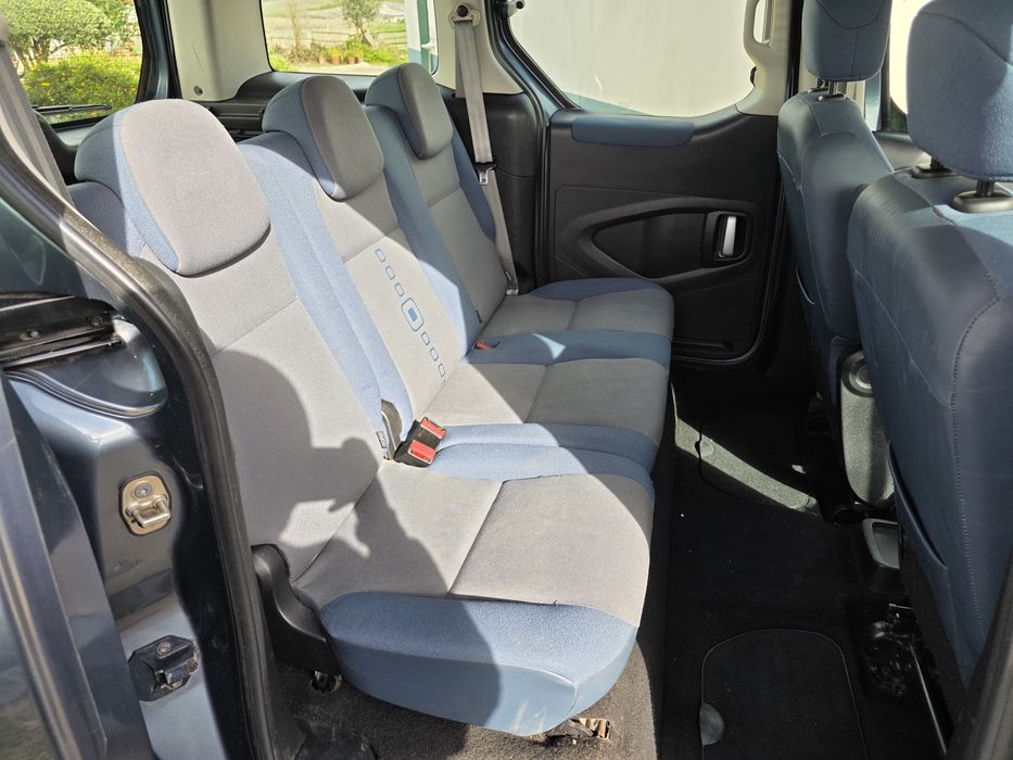 Carrinha Berlingo multispace 5 lugares