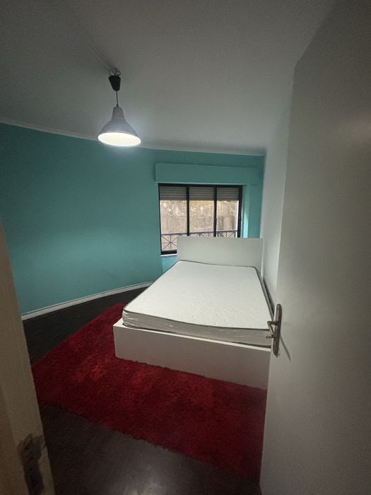 Quartos para casal e solteiros a 10 minutos da estacao