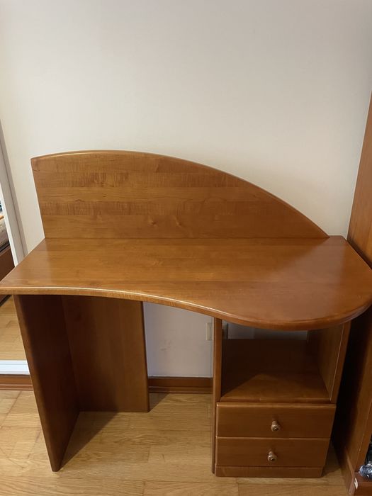 Conjunto Secretária de Trabalho em Madeira + Cadeira Estofada