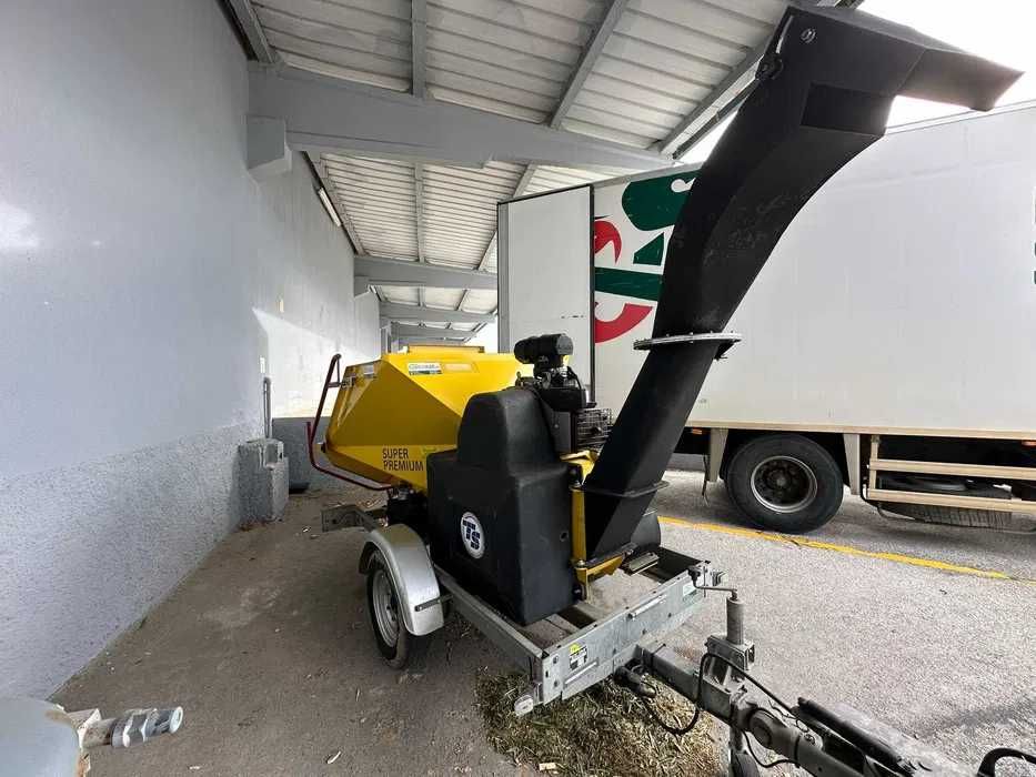 Maquina de Triturar Semi-Nova