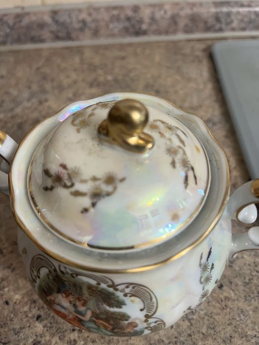 Сахарницы разные