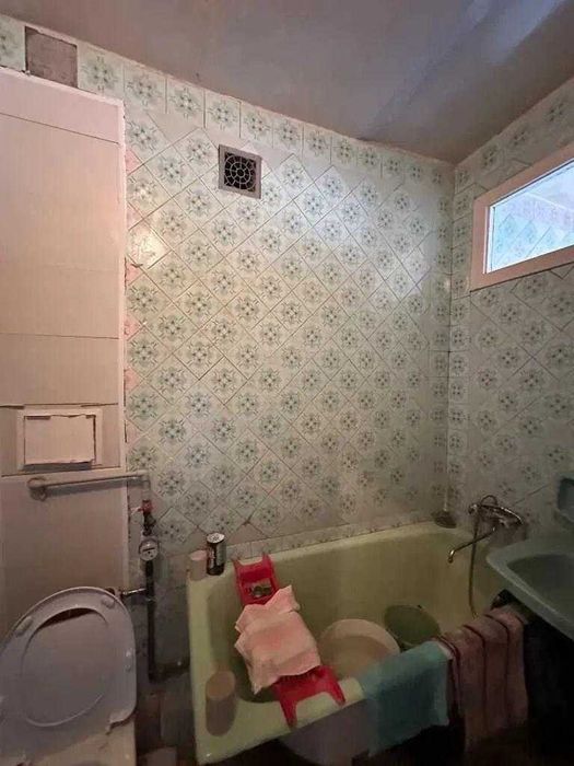 Продам квартиру Антоновича Леси Украинки парк Глобы под ваш ремонт кирпичный дом NK