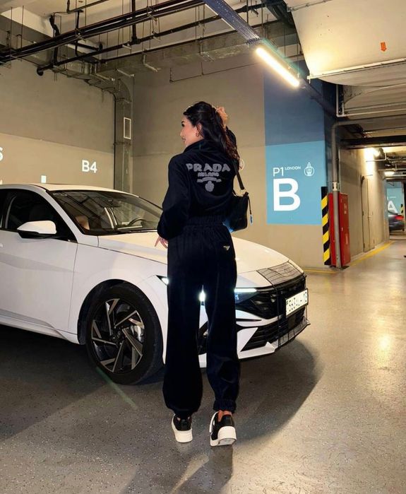 Костюм жіночий велюровий