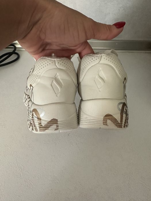 Кросівки skechers кросовки
