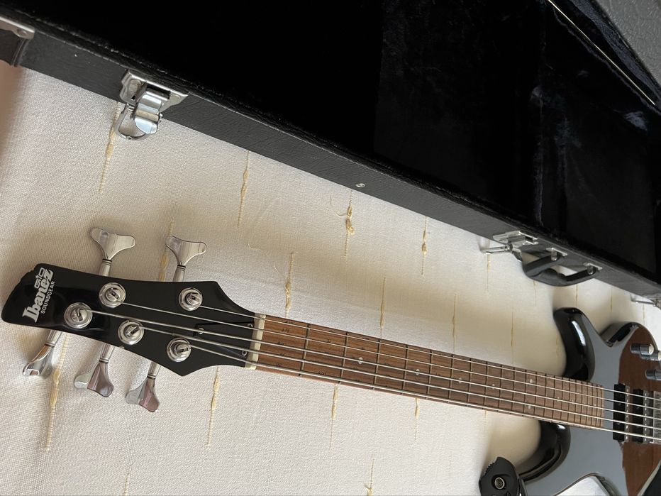 Baixo elétrico Ibanez Gio Soundgear de 5 cordas