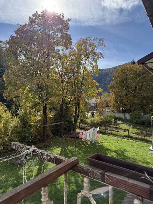 Продаєтья квартира  з діючим камином в центрі смт. Міжгірʼі