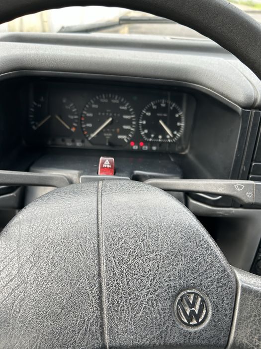 Vw transporter 1900D  7 lug