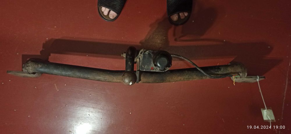 Фаркоп Тойота Авенсис