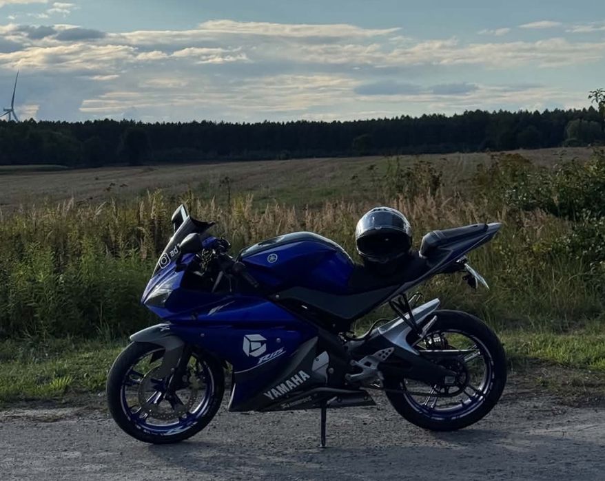 Motocykl YAMAHA YZF-R125