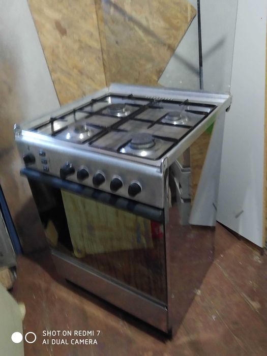 Плита газовая Indesit 60х60,нержавеющая сталь.