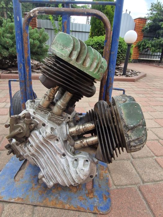 Продам бак , двигун , коробку на Хардей Wla 42.