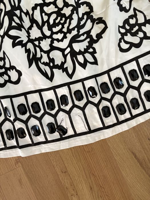 Жіноча атласна сукня розмір М, біла, женское платье бесплатно