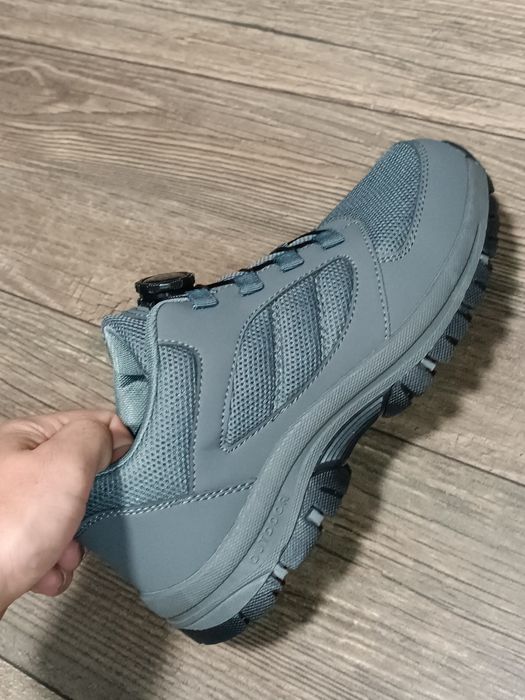 Чоловічі кросівки