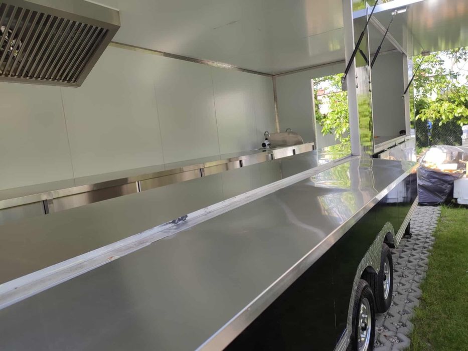 Przyczepa gastronomiczna 5,5m