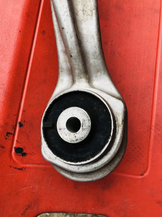 Ричаг підвіски Мерседес Mercedes CLS C218/X218 правий передній нижній