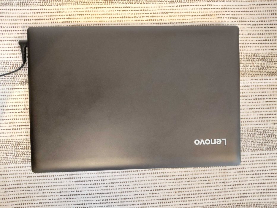 Portátil Lenovo AMD A9 7th generation, 447 GB HD, 8GB RAM, Windows 10 Home 64 bits