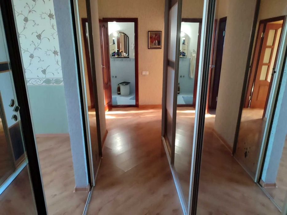 Продам 3-кімнатну квартиру