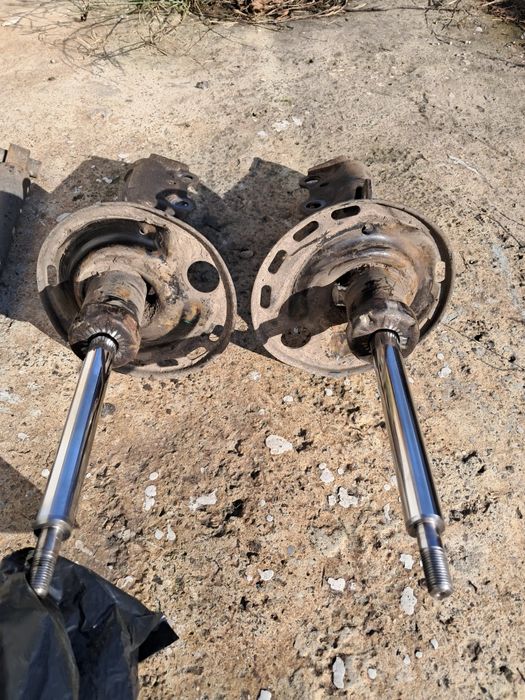 Амортизатори Б/У на Тойота Королла 2014