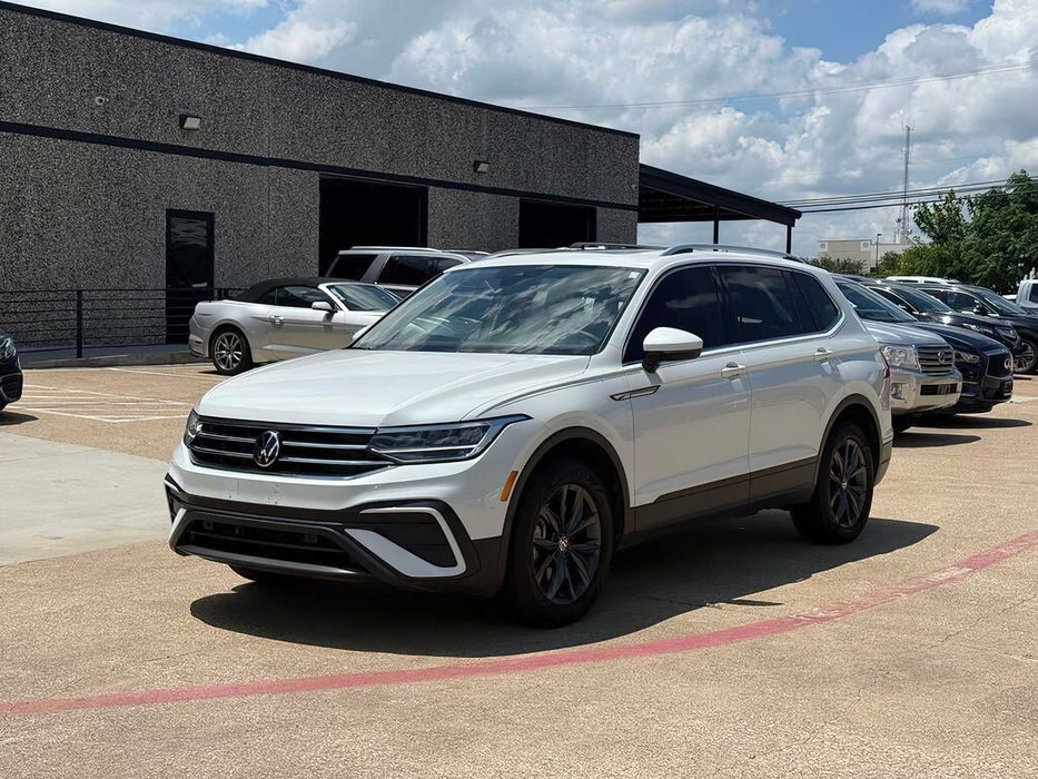 Volkswagen Tiguan SE      2023