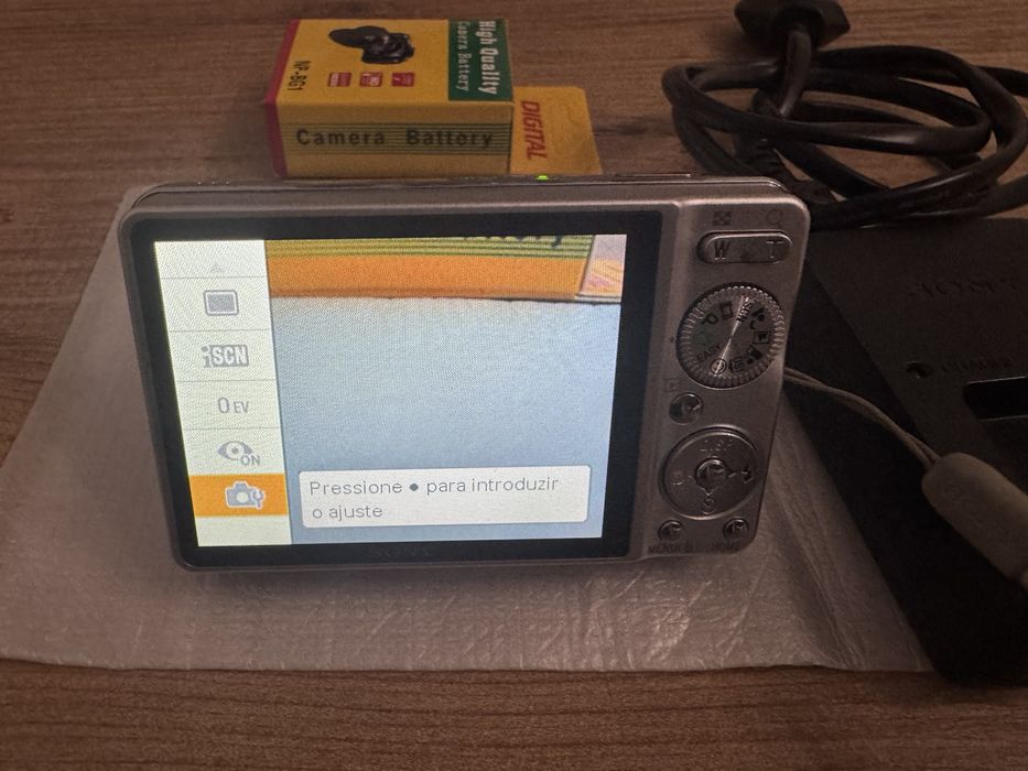 Máquina Fotográfica Sony DSC-W230