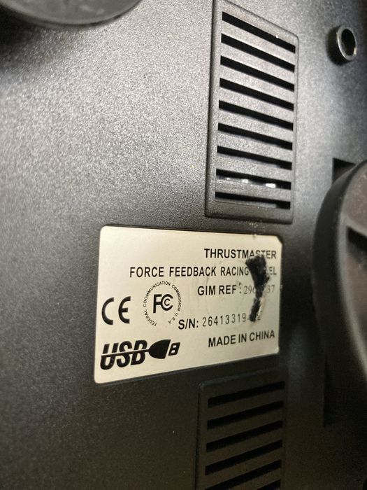 Volante e pedais Ferrari para PC