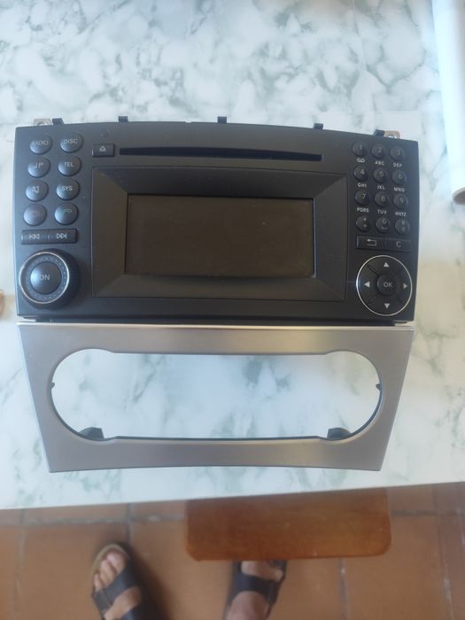 Auto radio Mercedez classe c châssis w203