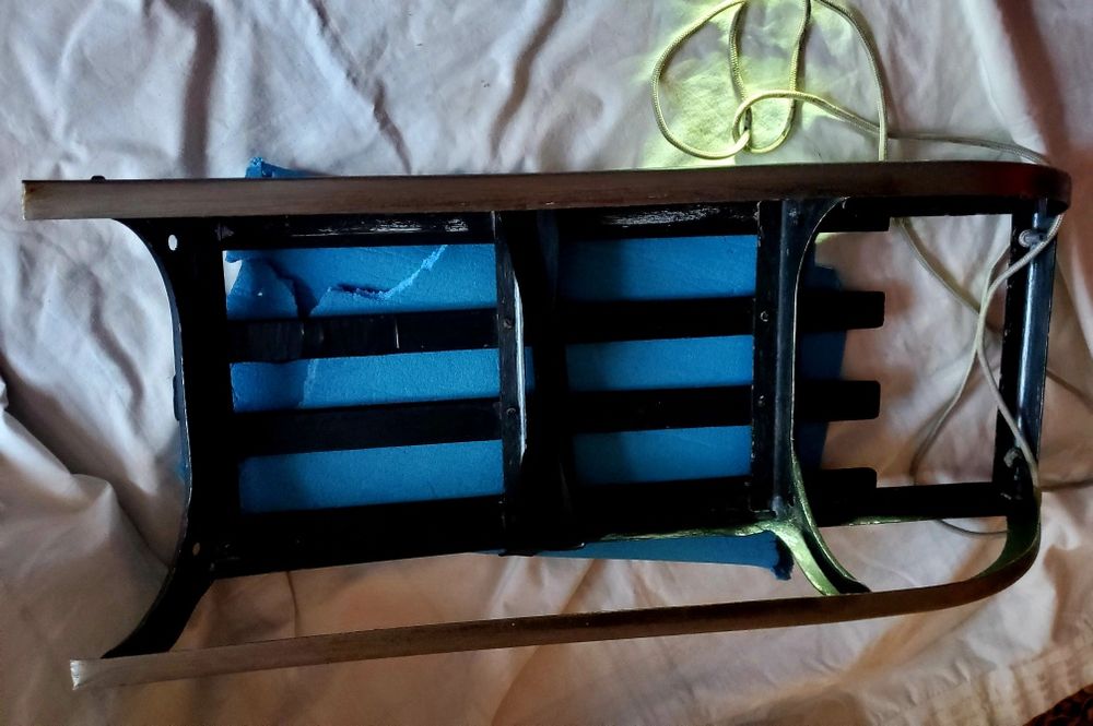 Санки санчата чорні