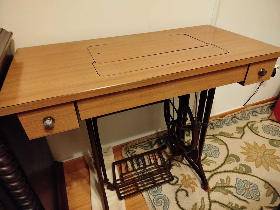 Máquina de Costura "Joanex"