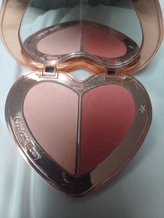 Paleta róż plus puder charlotte tilbury