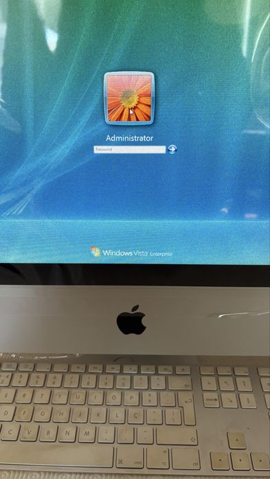 Apple iMac 21.5 inch LED 16:9 widescreen computer