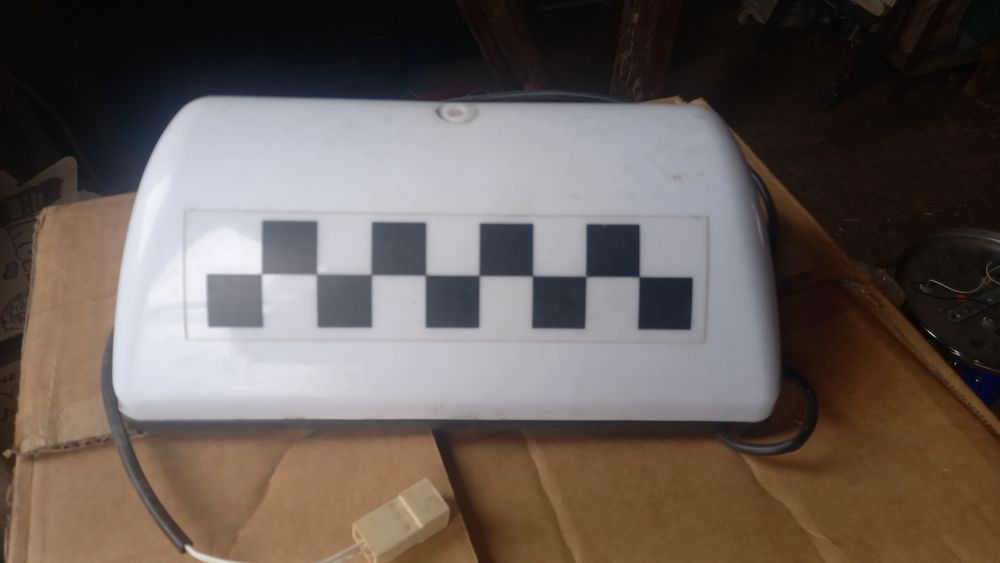 Знак фішка Шашка таксі, на магніті