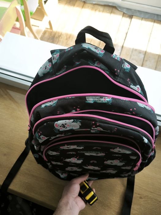 Продам шкільний портфель