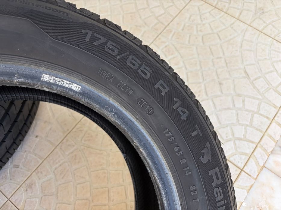 4 Pneus Semi-novos 175/65 R14 (Uniroyal e Toyo)
