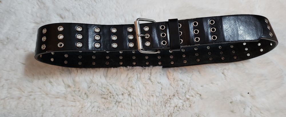 Czarny pasek ozdobny z Eco skórki, długość 104 cm, unisex