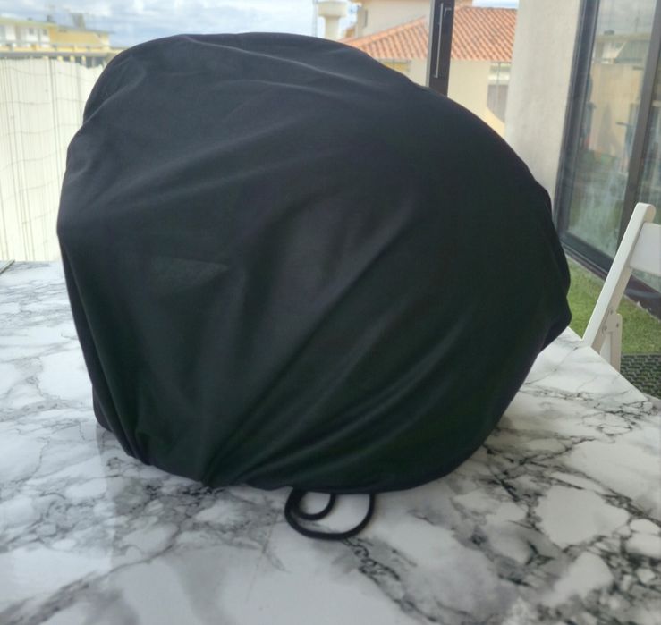 Capacete com saco de arrumação