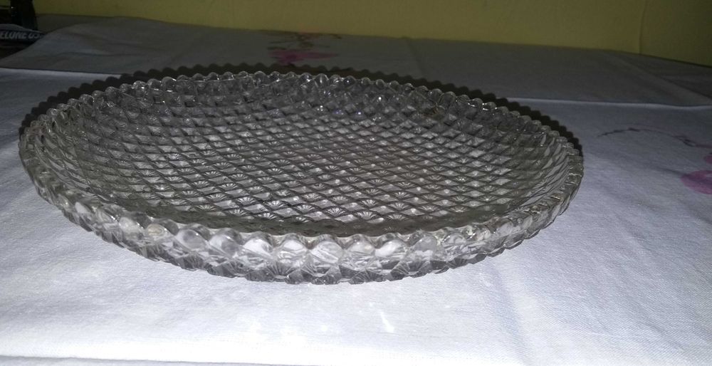 Talerz szklany ozdobny średnica 24cm.Huta szkła Hortensja.