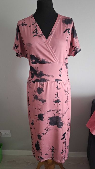 sukienka elegancka w roz .50/52