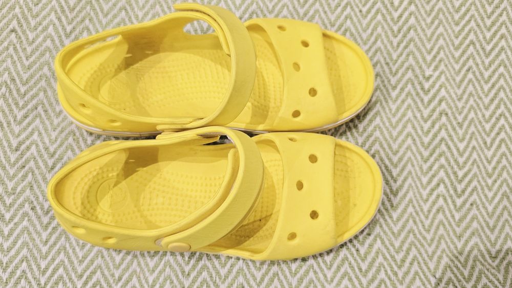 Crocs j1 żółte sandały